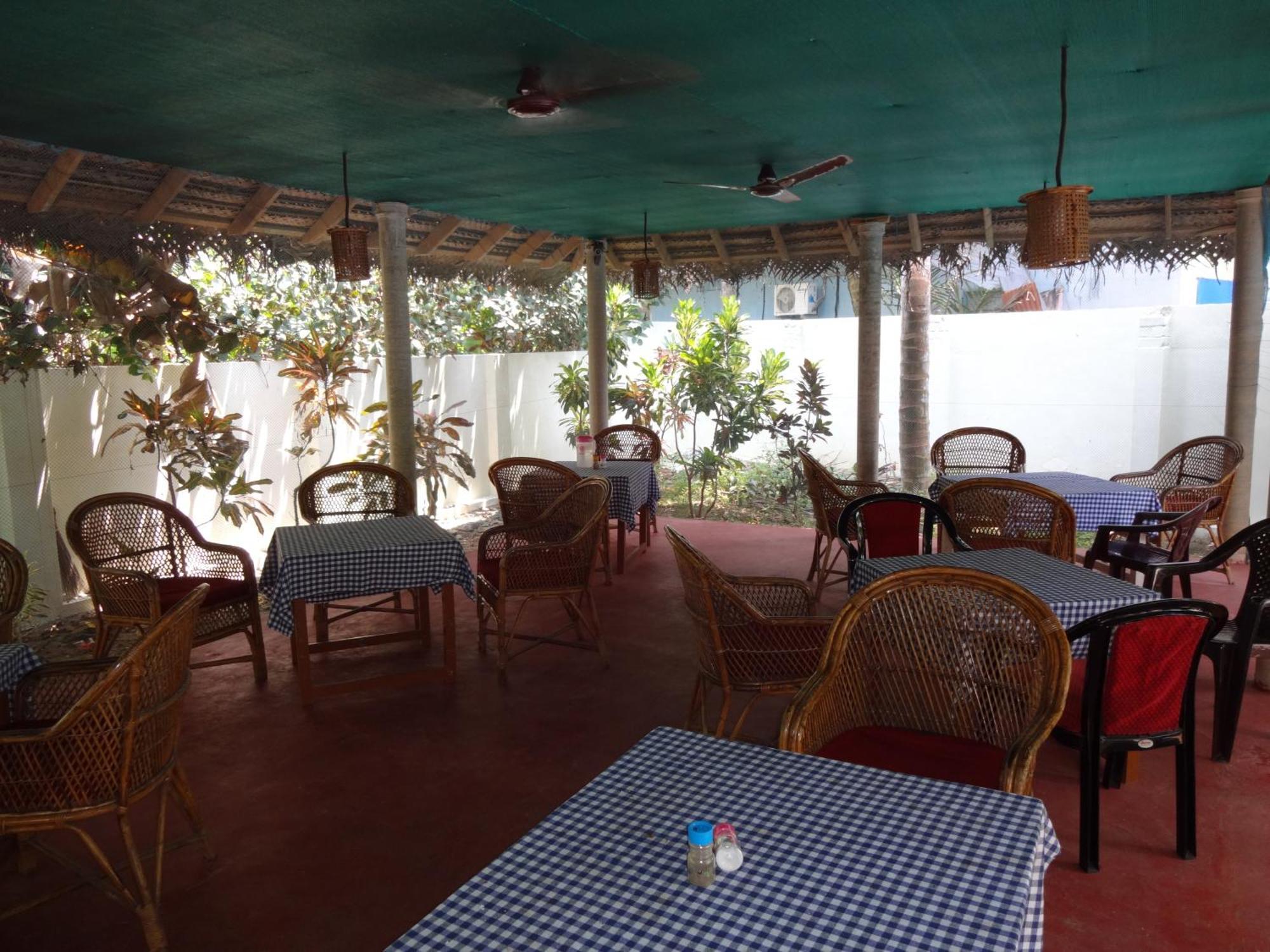 Hotel Thushara Ковалам Экстерьер фото